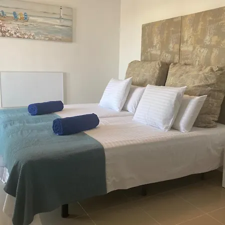 Superbe villa avec piscine privée et vue imprenable sur la mer