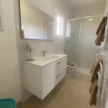 Superbe villa avec piscine privée et vue imprenable sur la mer *