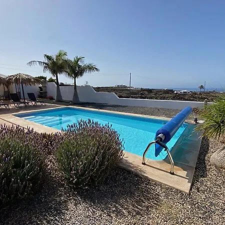 Villa Superbe villa avec piscine privée et vue imprenable sur la mer Mácher