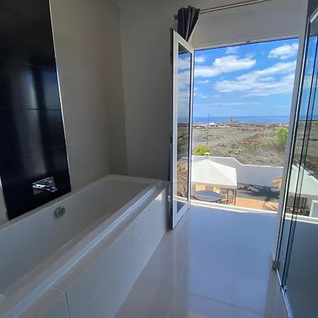 Superb Villa With Private Pool And Breathtaking Sea Views Vila