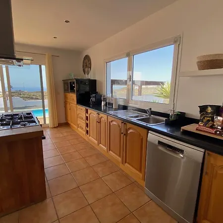 Vila Superb Villa With Private Pool And Breathtaking Sea Views *